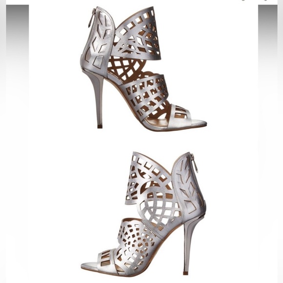 BCBG MAXAZRIA MAVEN LASER-CUT SANDAL SILVER IN SIZE 7.5 - Picture 3 of 13